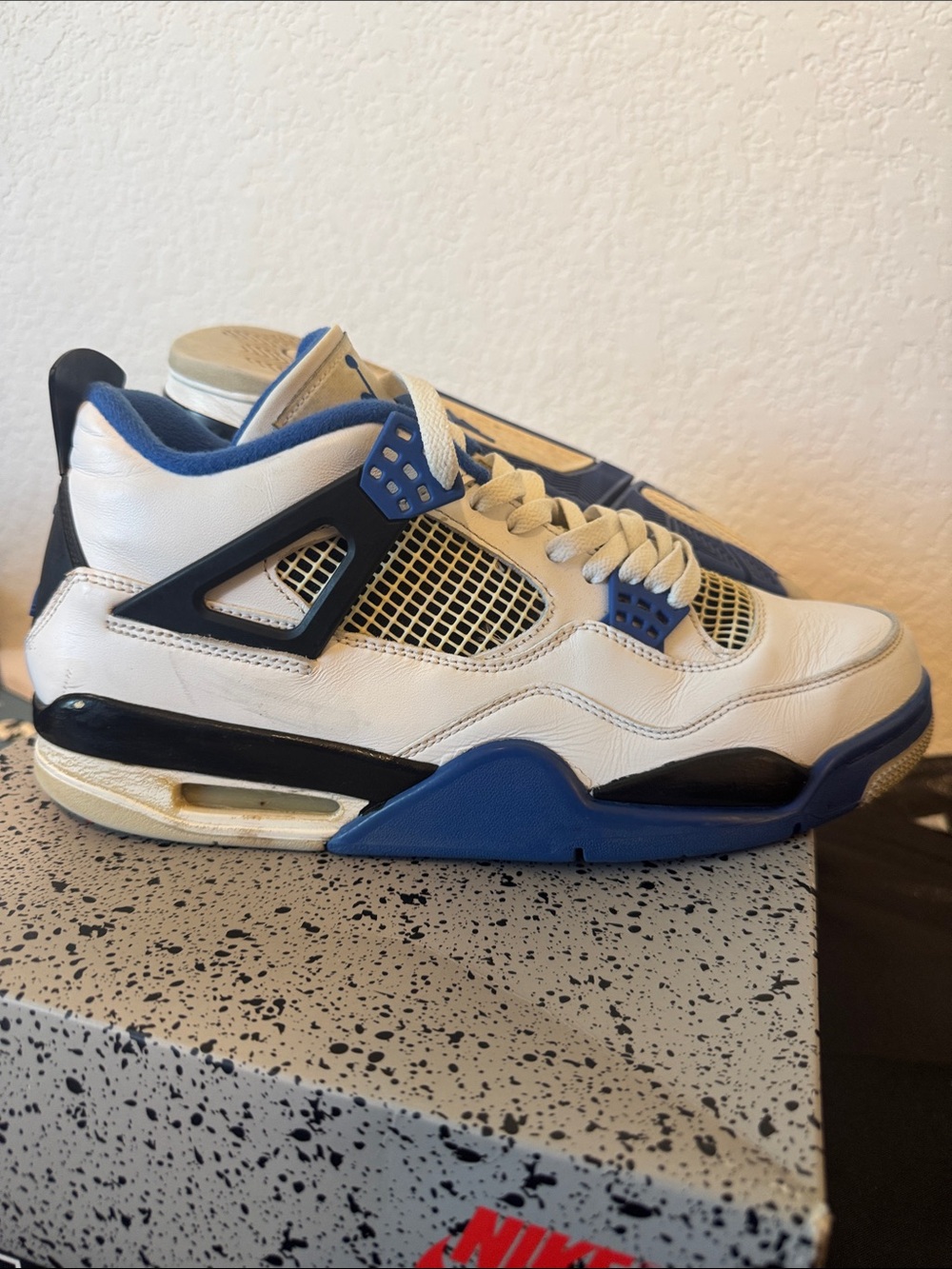 Jordan 4 retro Motorsport 2017 authentic White and Blue Sneaker